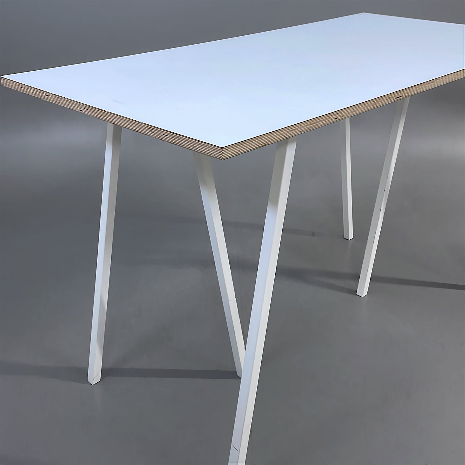 Galleribild #2 för Projektbord Loop stand table 1600x775mm