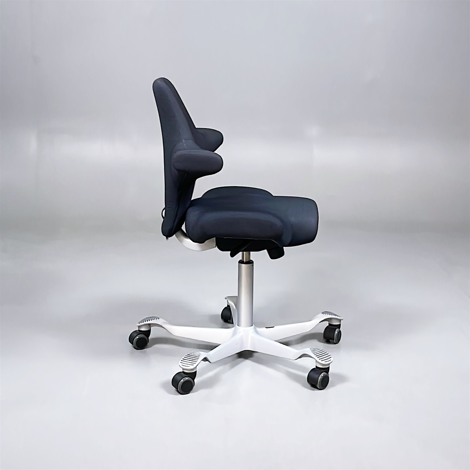 Galleribild #3 för Sadelstol Capisco 8106
