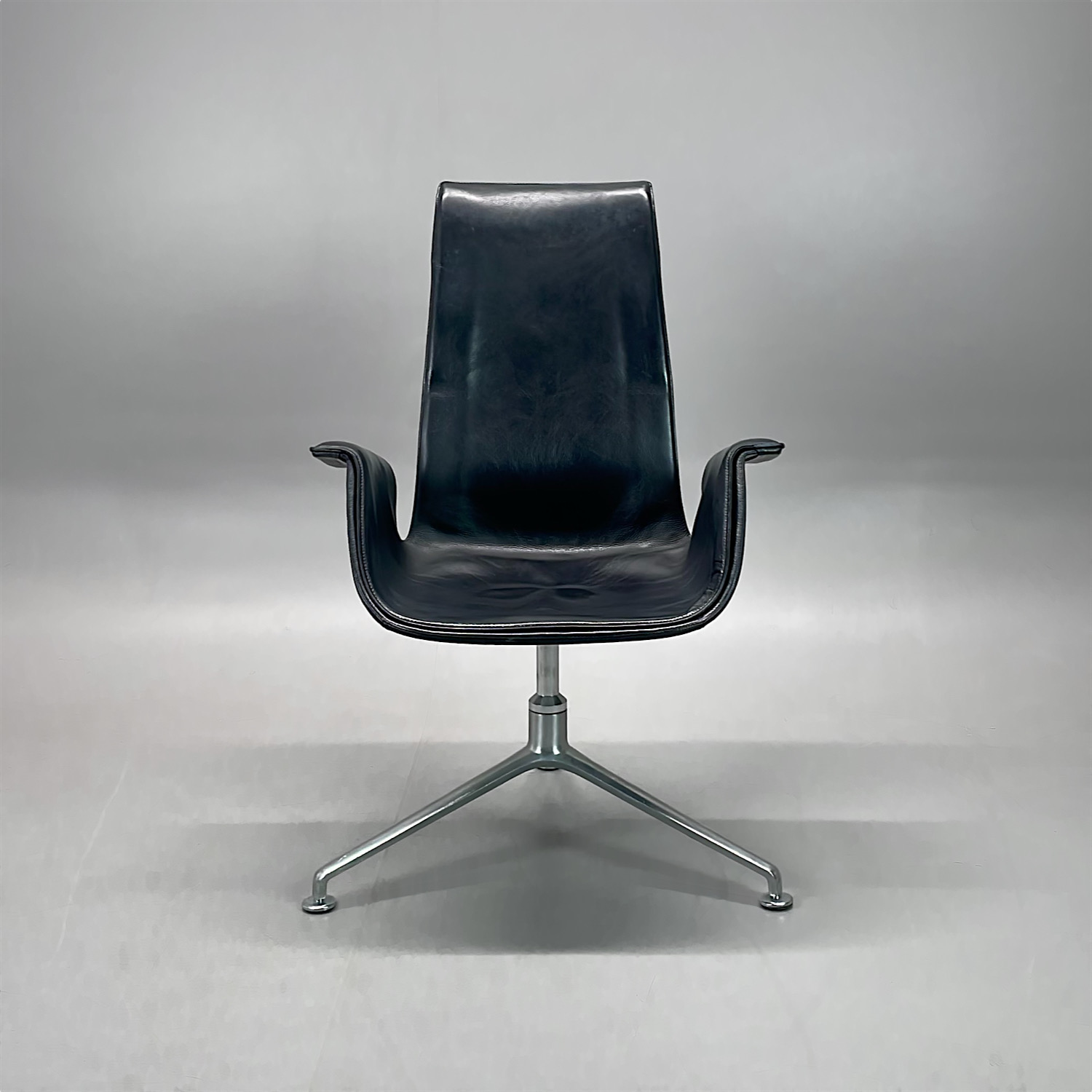 Galleribild #1 för Konferensstol FK Chair