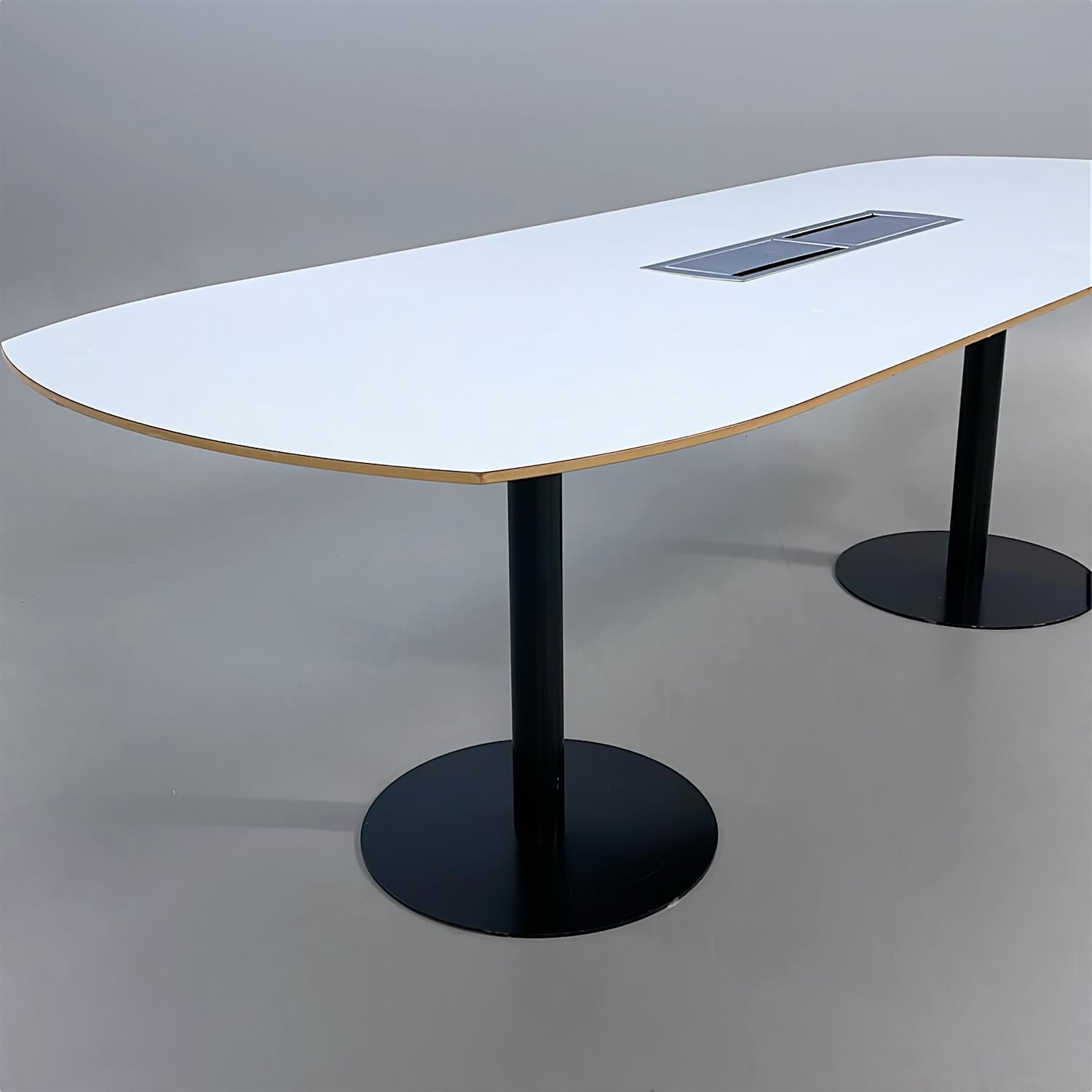 Galleribild #1 för Konferensbord 2400x900mm