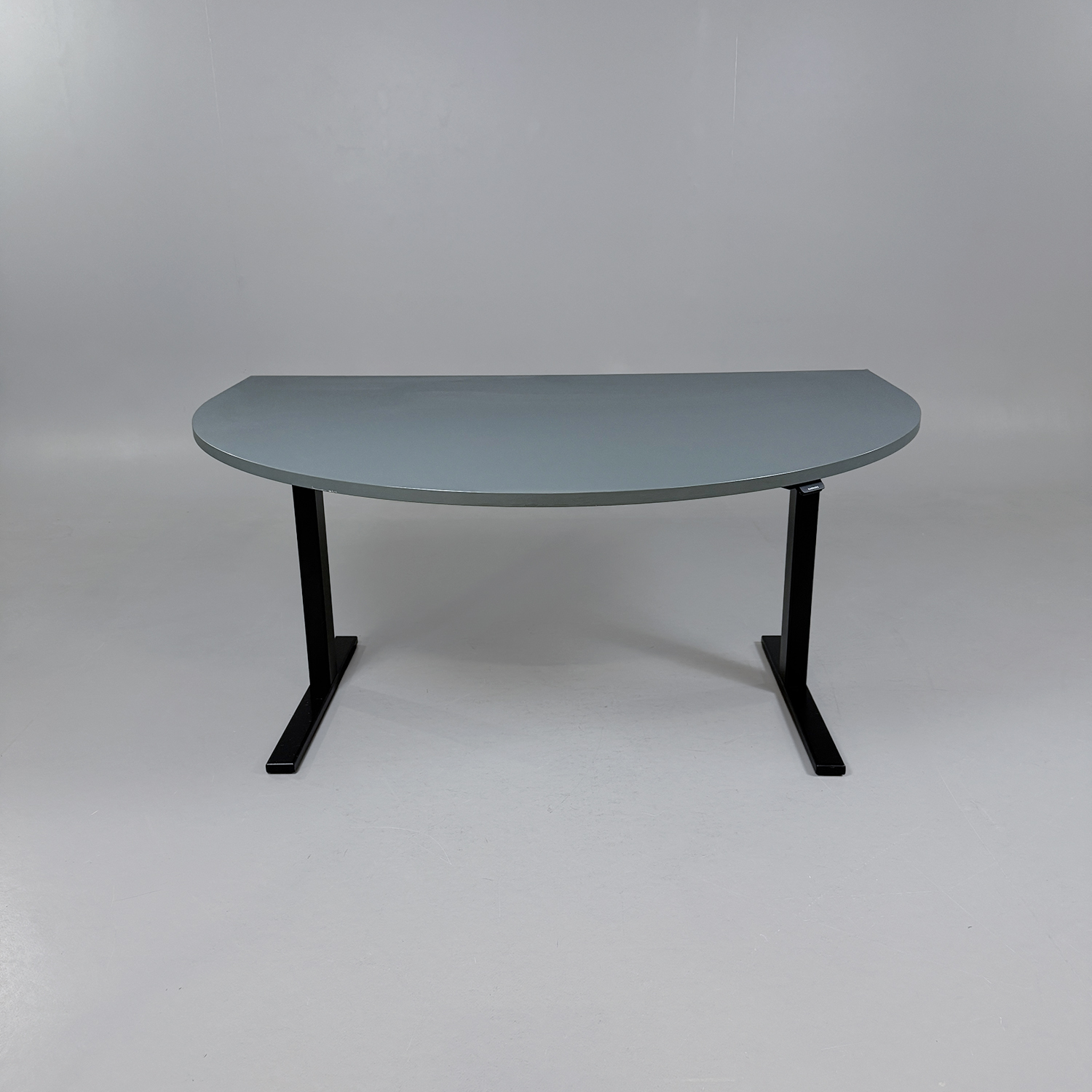 Galleribild #1 för Höj- och sänkbart bord 1600mm