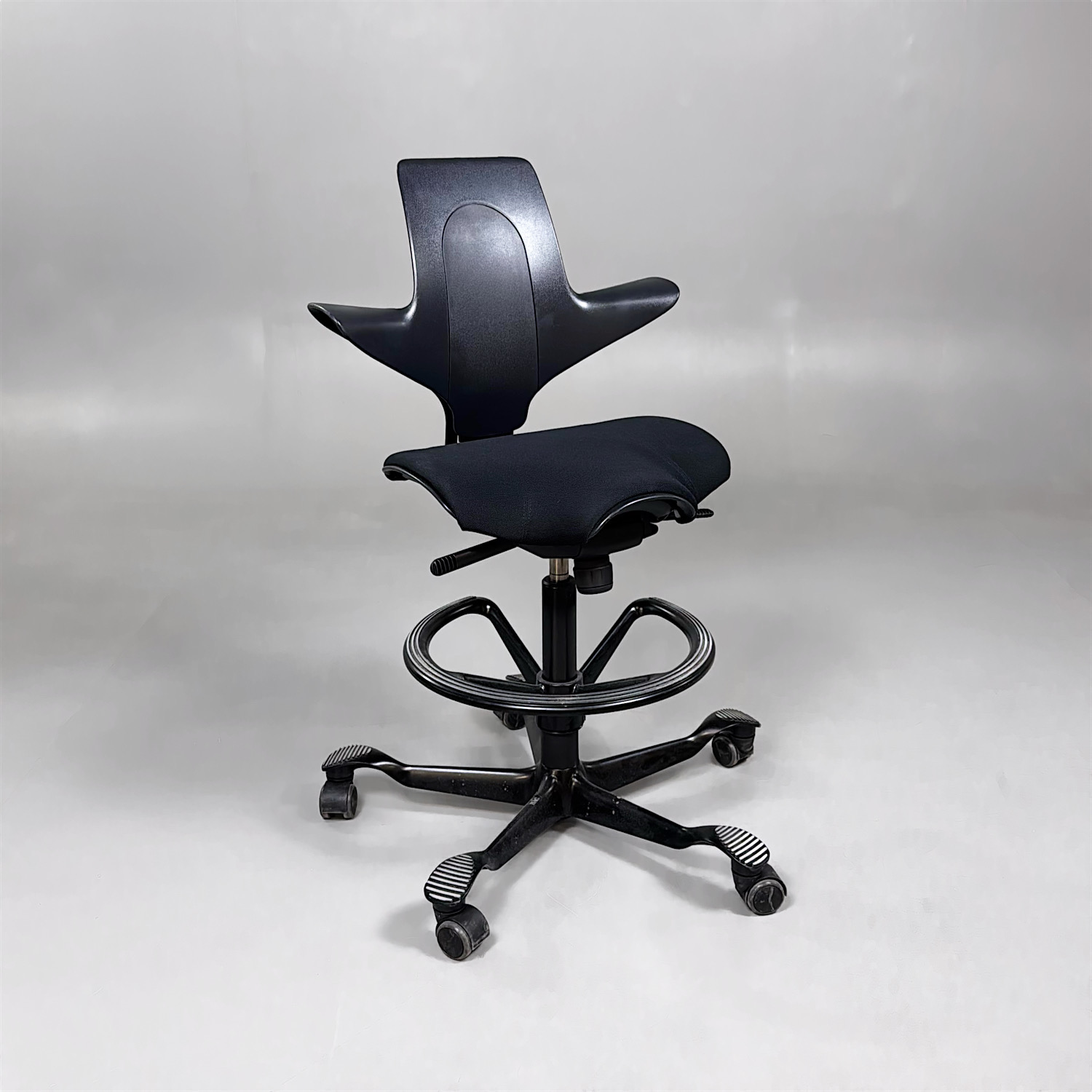 Sadelstol Capisco Puls 8020