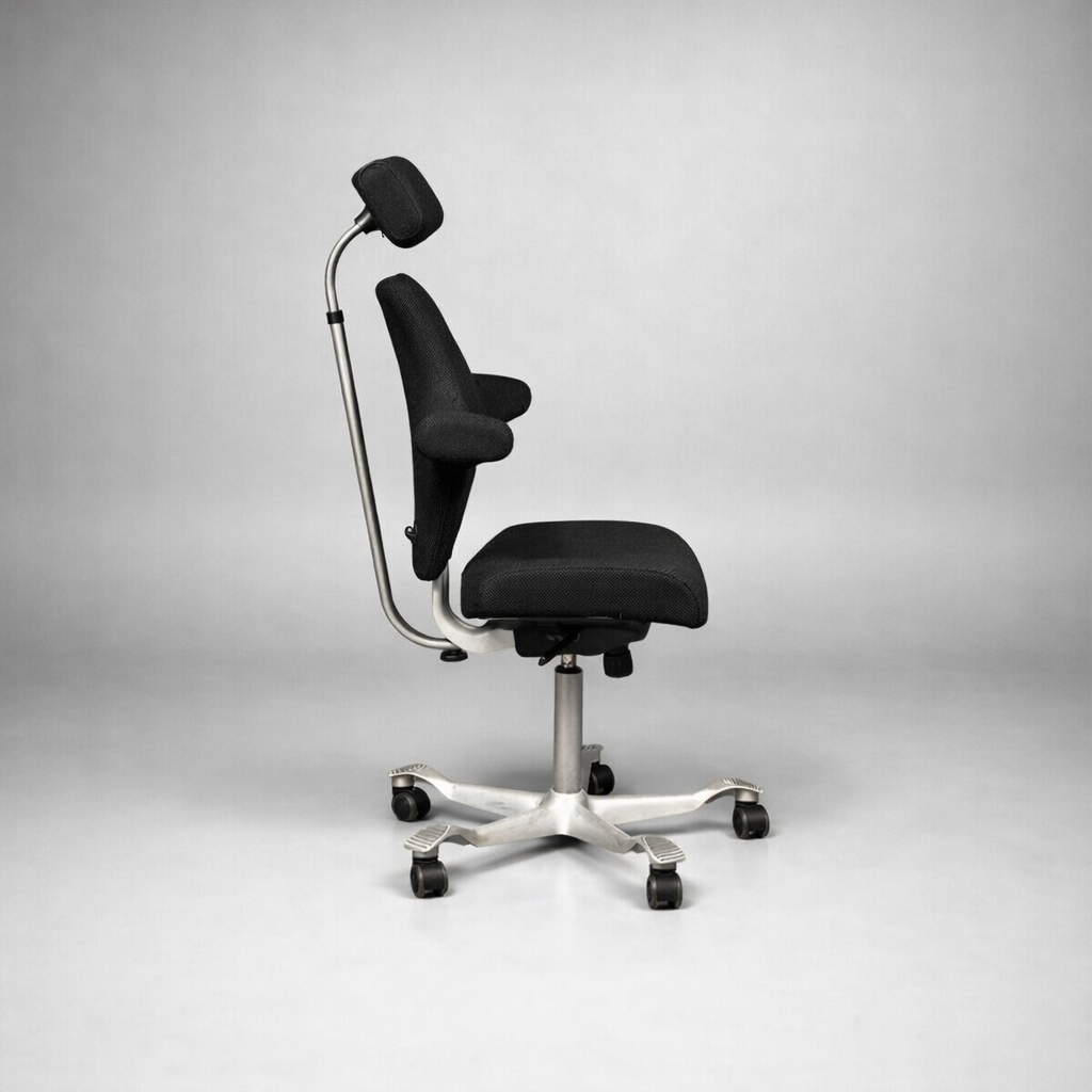 Galleribild #2 för Kontorsstol Capisco 8127 omklädd – flera färger