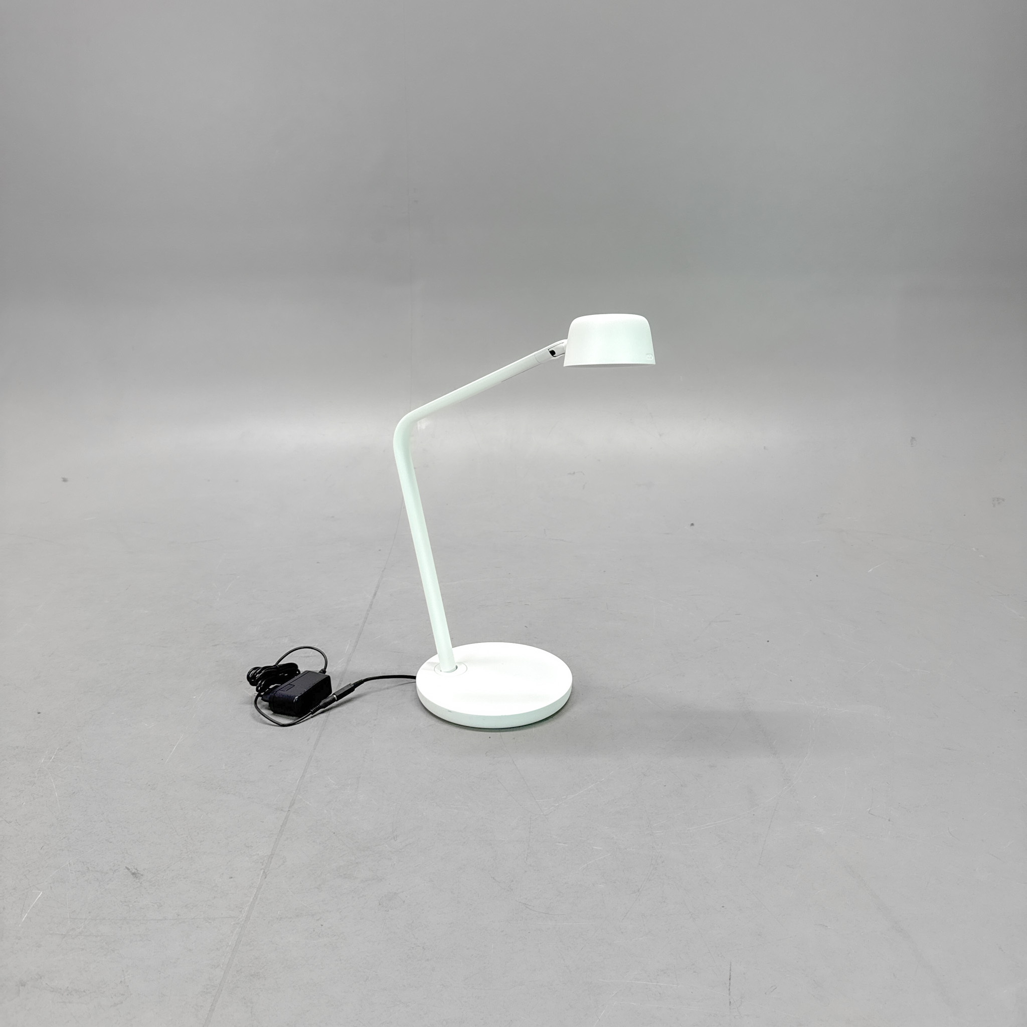 Galleribild #1 för Skrivbordslampa Motus