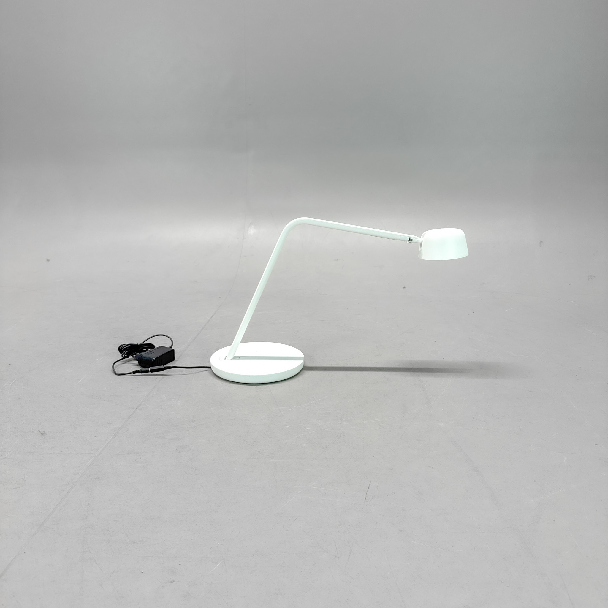 Galleribild #2 för Skrivbordslampa Motus