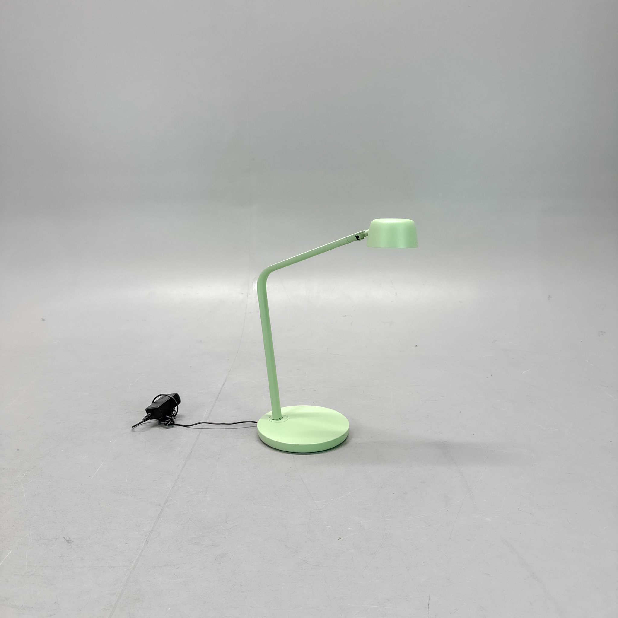 Galleribild #2 för Skrivbordslampa Motus