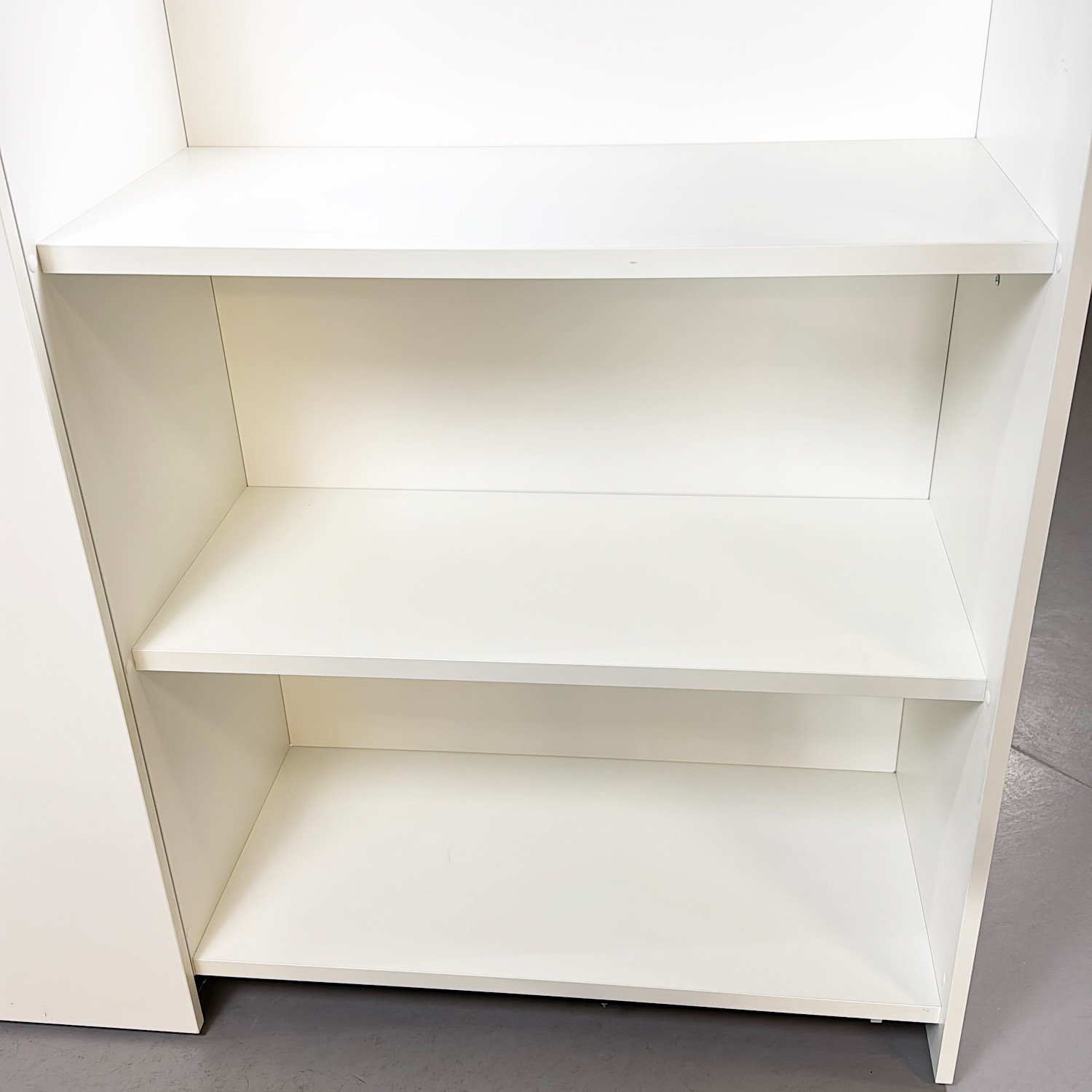 Galleribild #3 för Towerskåp höger