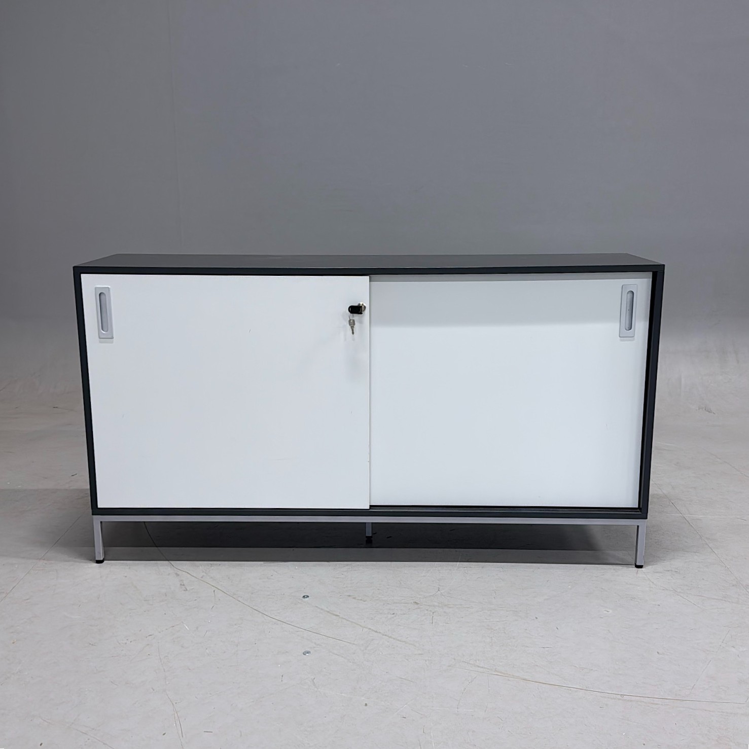 Skjutdörrskåp 1600mm