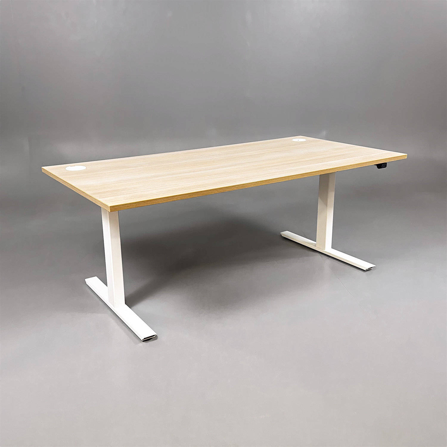 Höj- och sänkbart skrivbord - 1600mm