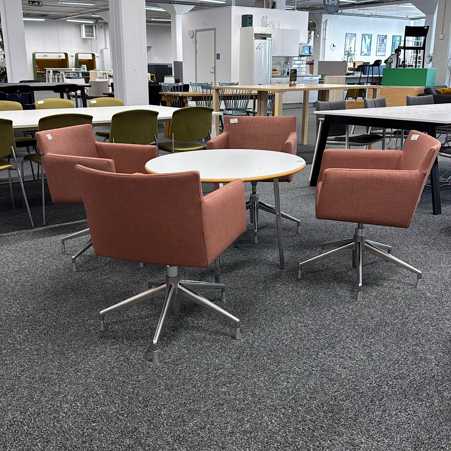 Galleribild #1 för Sittgrupp Masai/ Boxer