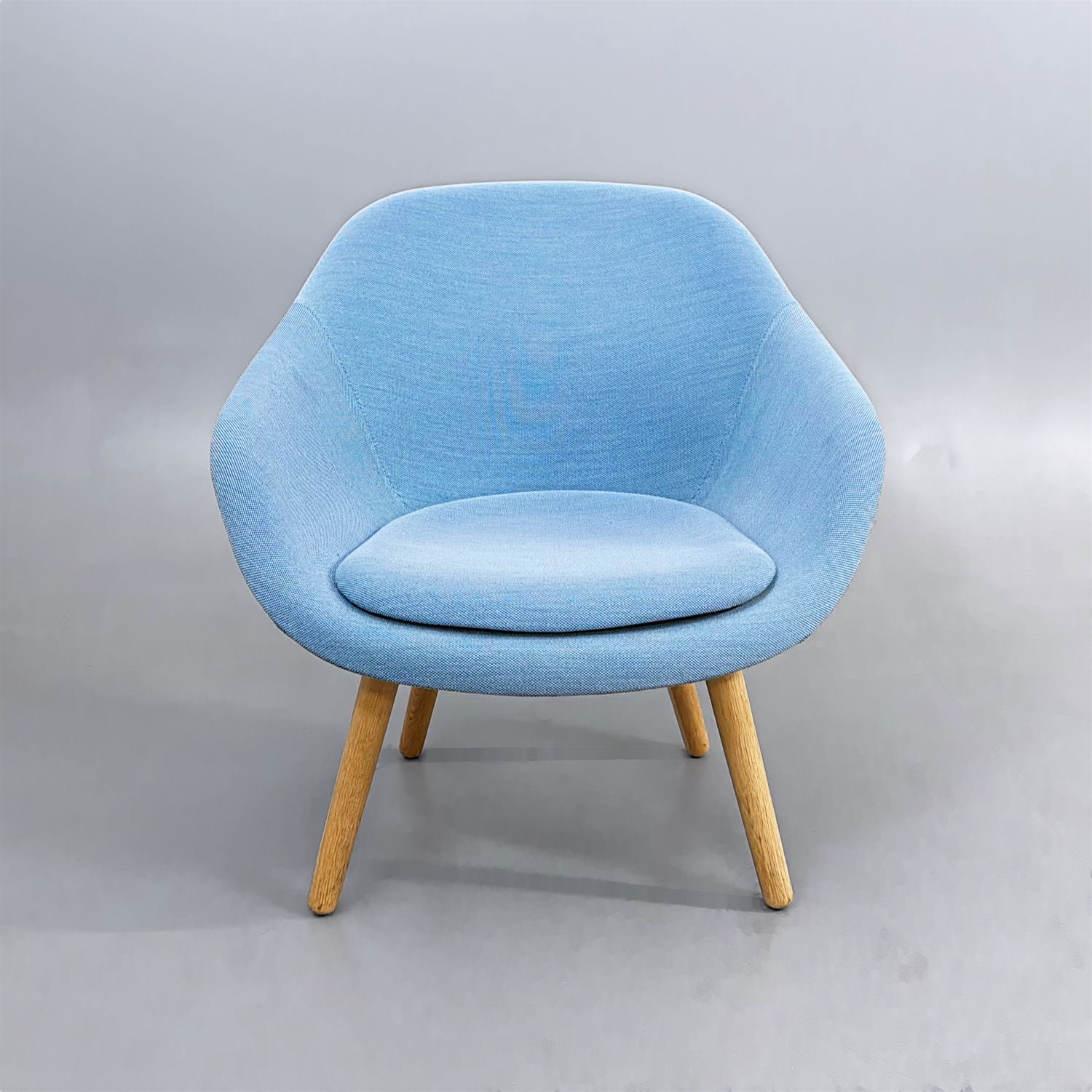 Galleribild #1 för Fåtölj AAL82