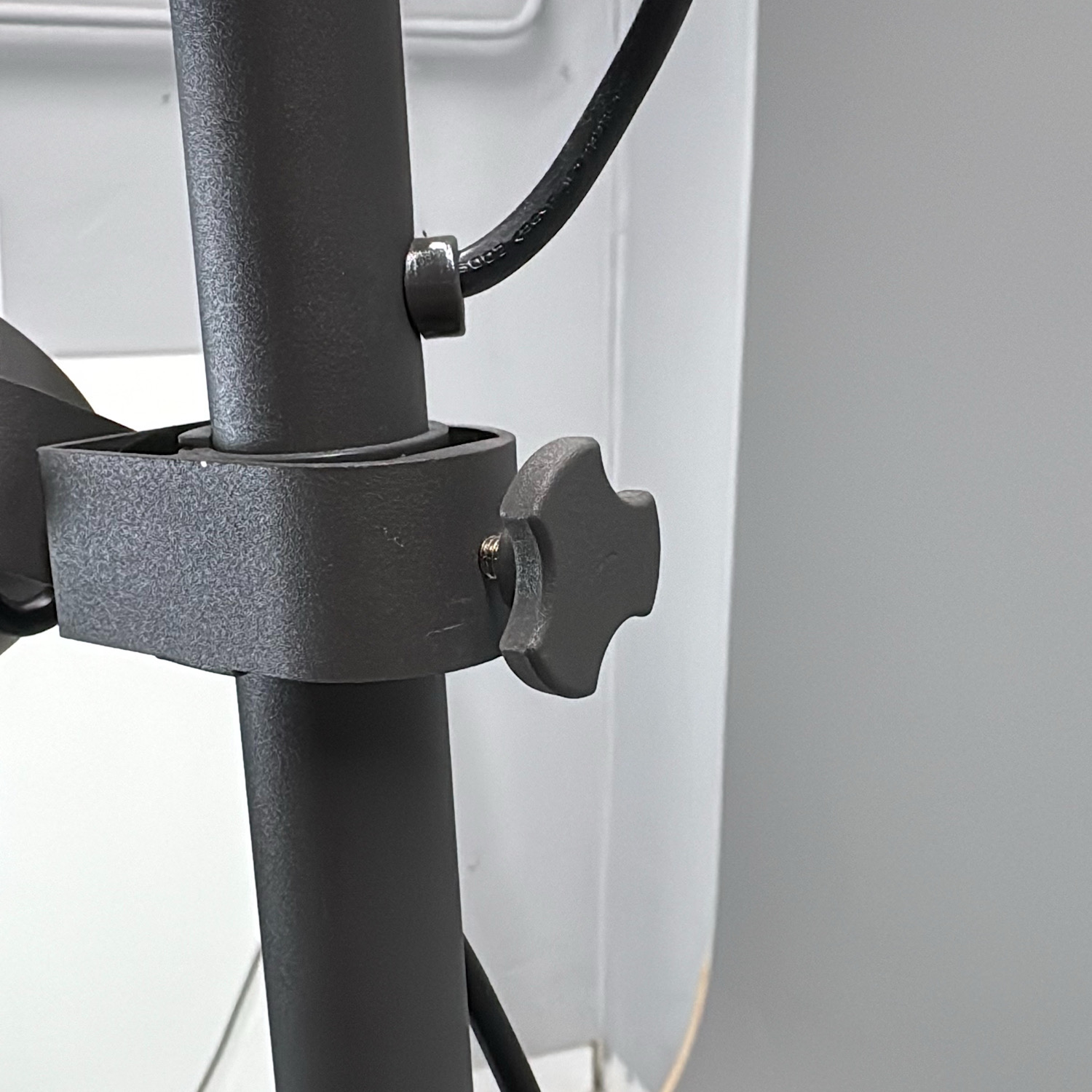 Galleribild #3 för Golvlampa Hektar 3-spot