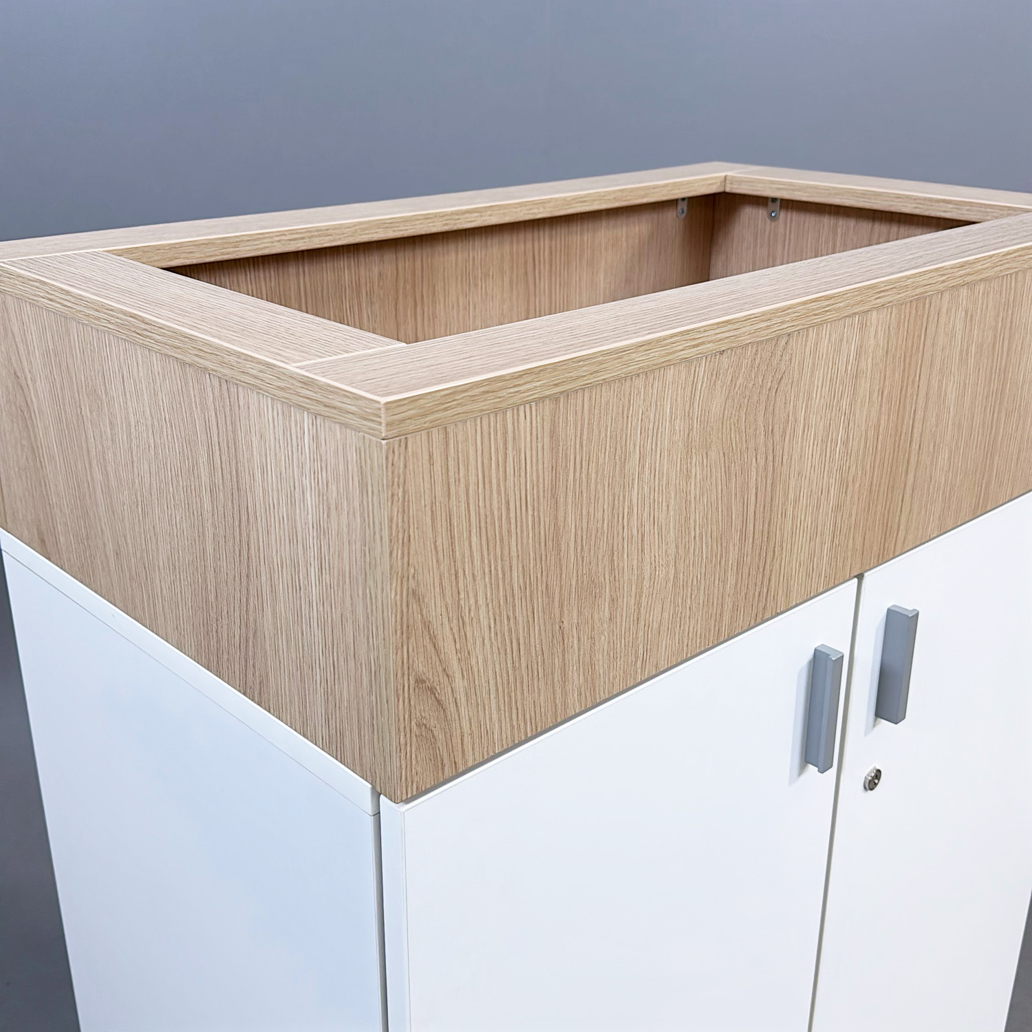 Galleribild #4 för Skåp med blomlåda