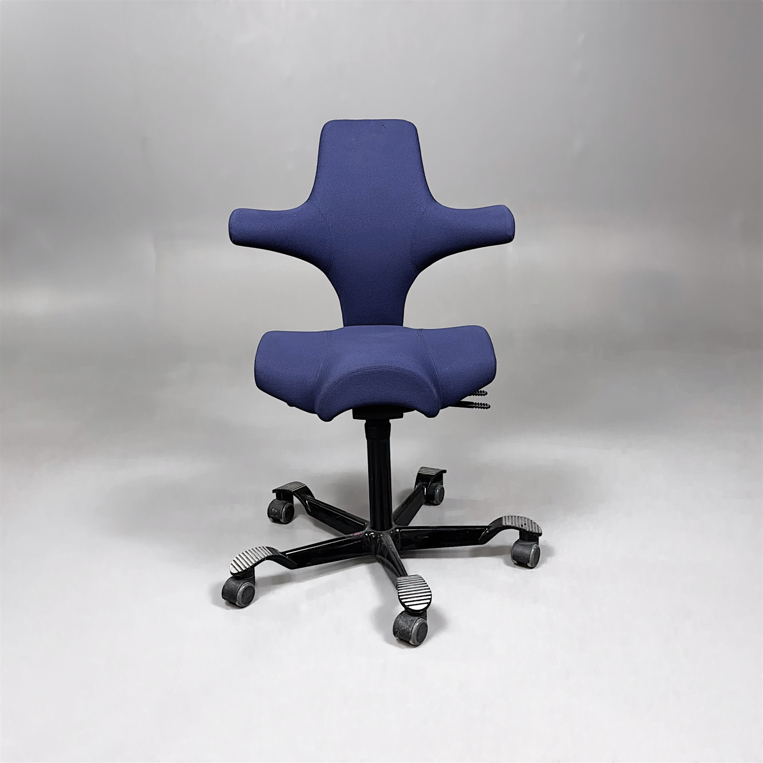 Galleribild #1 för Sadelstol Capisco 8106