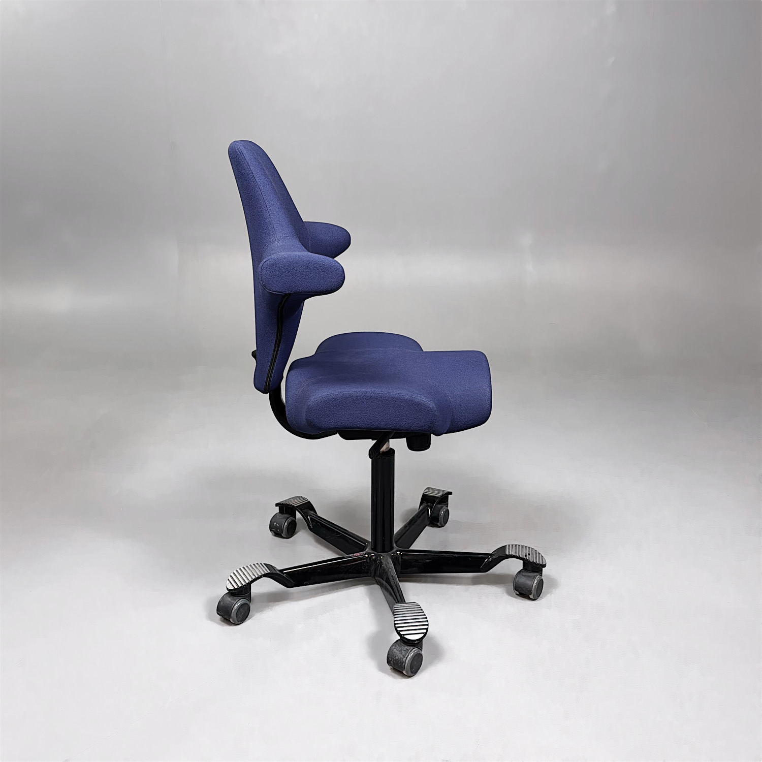 Galleribild #2 för Sadelstol Capisco 8106