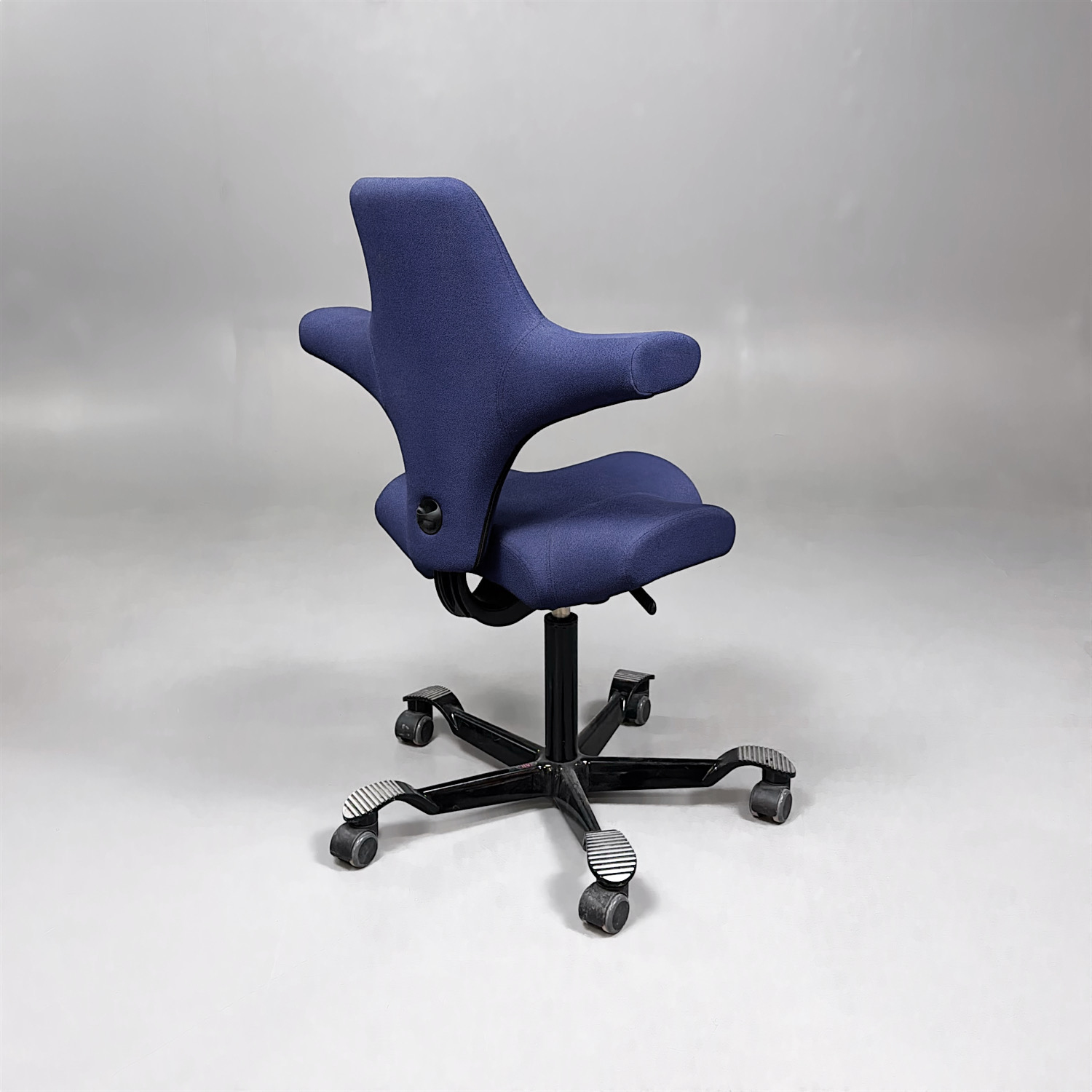 Galleribild #3 för Sadelstol Capisco 8106