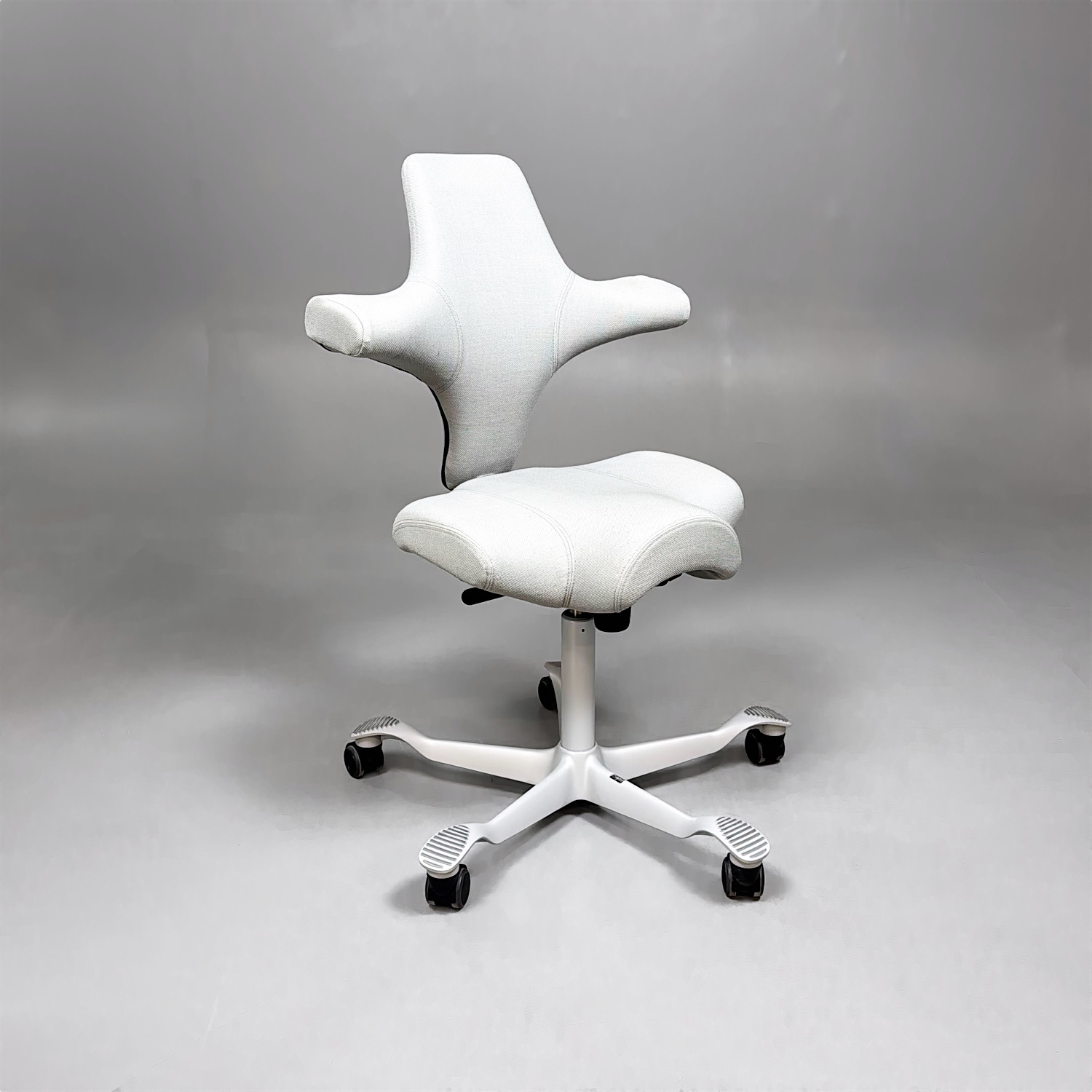 Sadelstol Capisco 8106