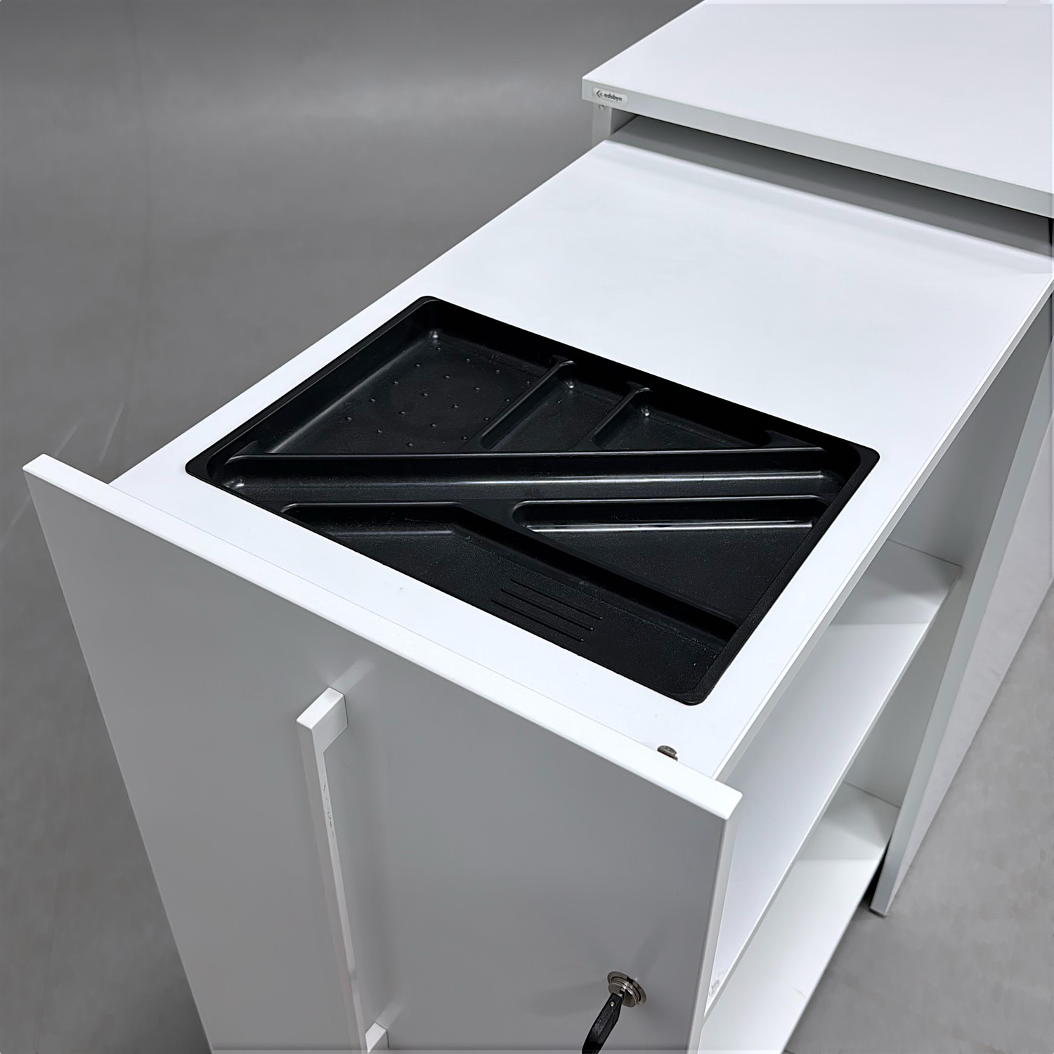 Galleribild #4 för Towerskåp Vänster