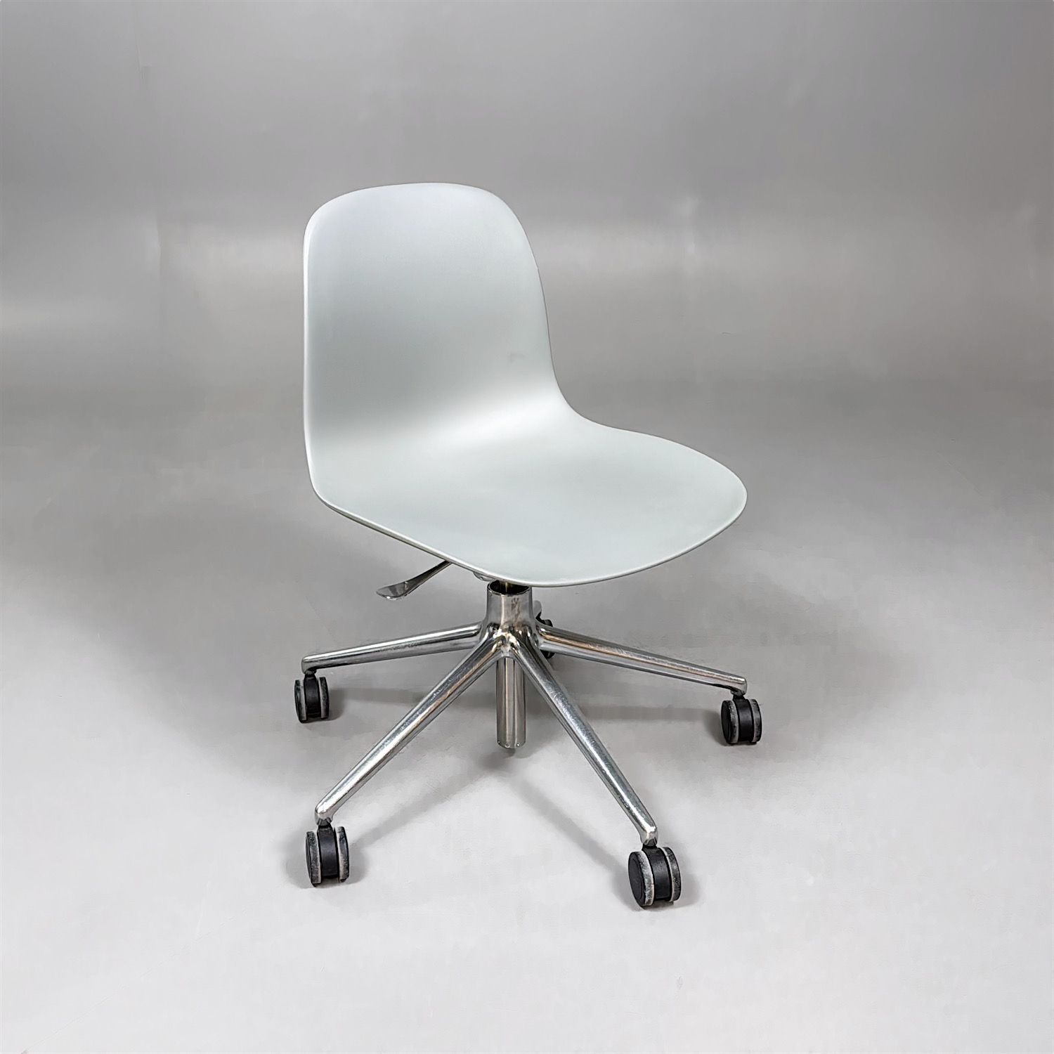 Galleribild #1 för Konferensstol Form chair