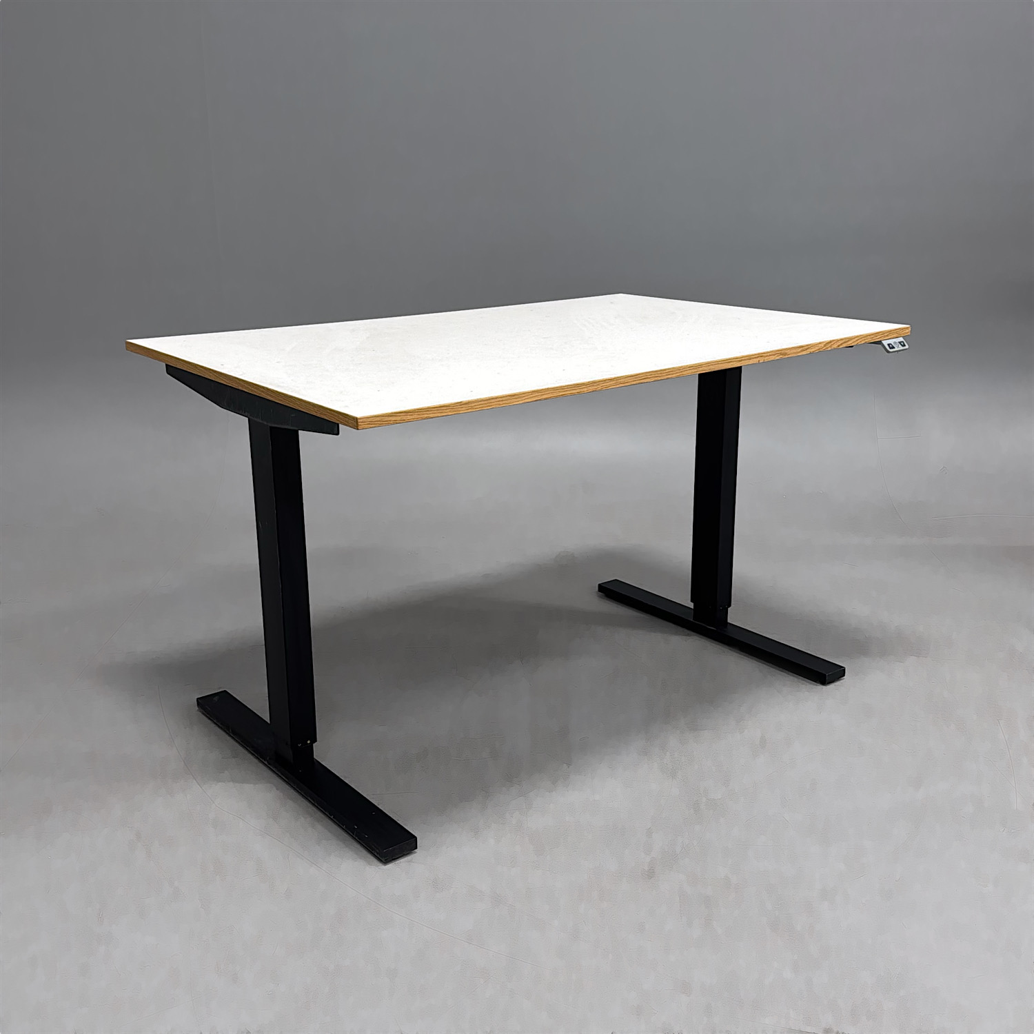 Höj- och sänkbart skrivbord 1200mm