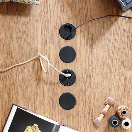 Galleribild #1 för Powerdot 17 med 1 El & 2 USB-C
