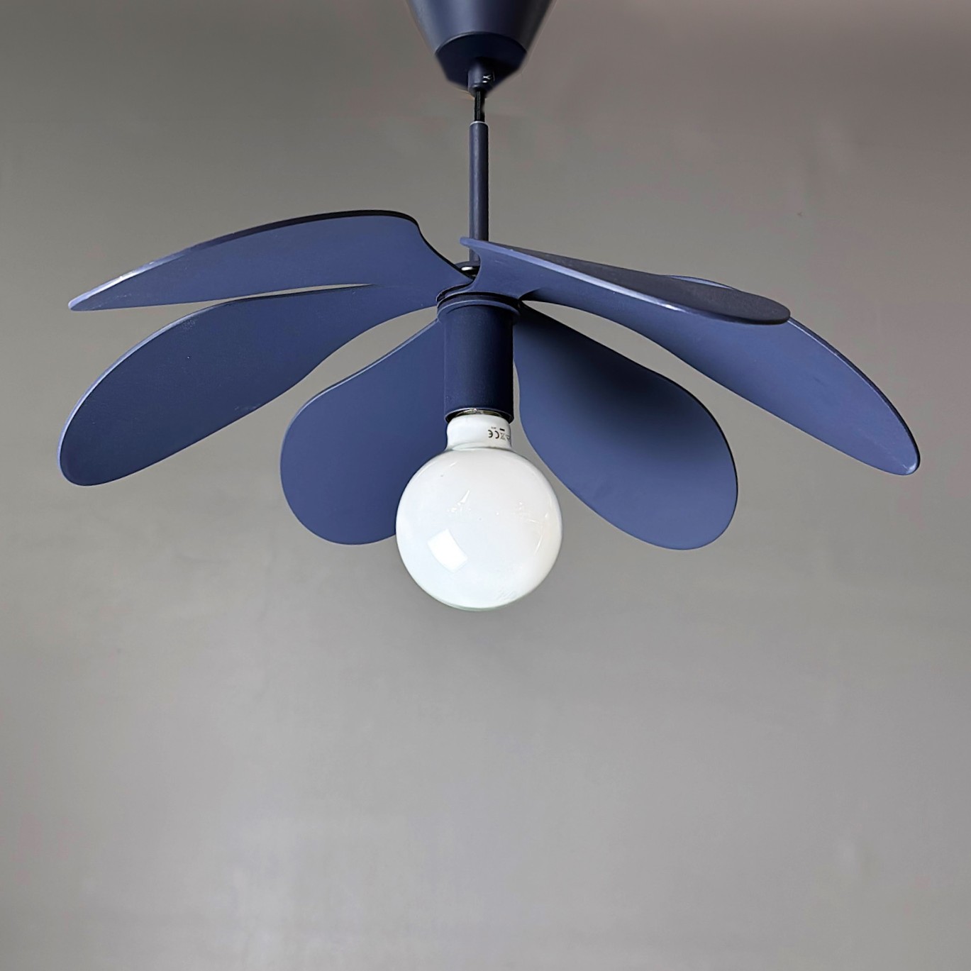 Taklampa Bloom