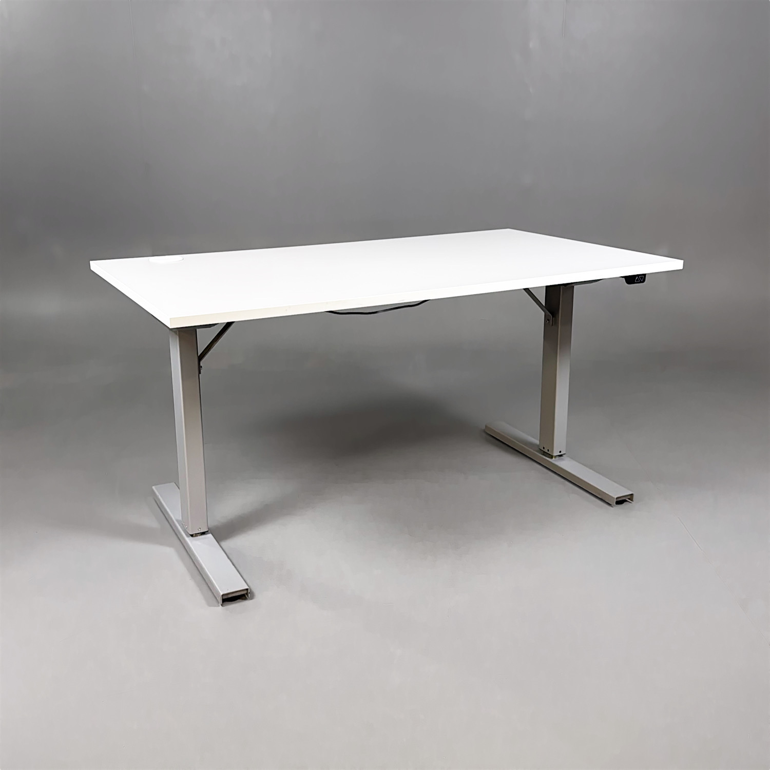 Höj- och sänkbart skrivbord - 1400mm