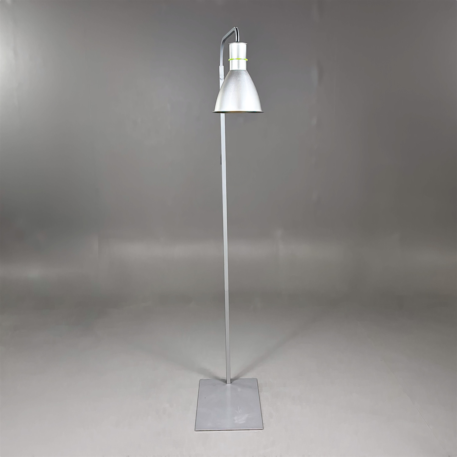 Golvlampa Qrokus