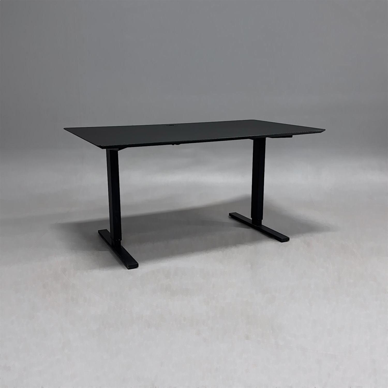Höj- och sänkbart skrivbord 1445mm