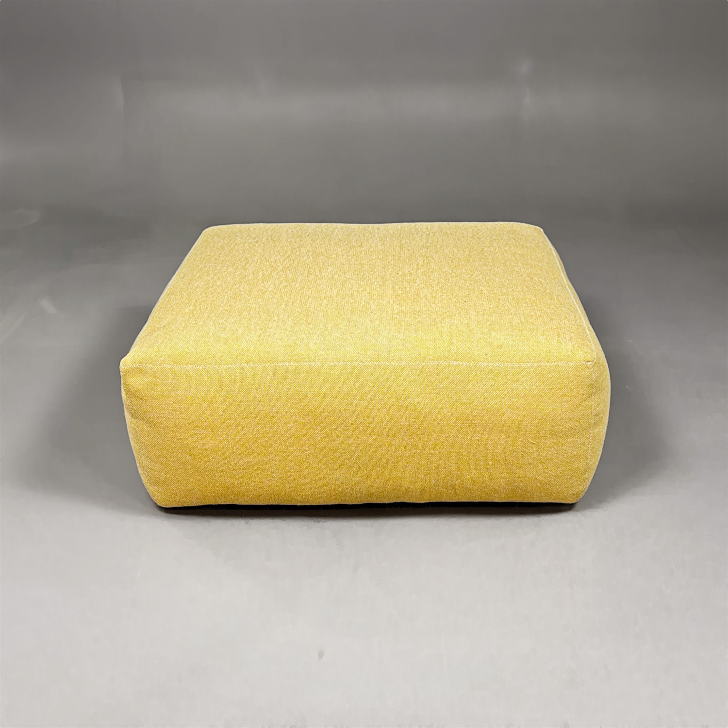 Galleribild #1 för Sittpuff Mags Soft Ottoman