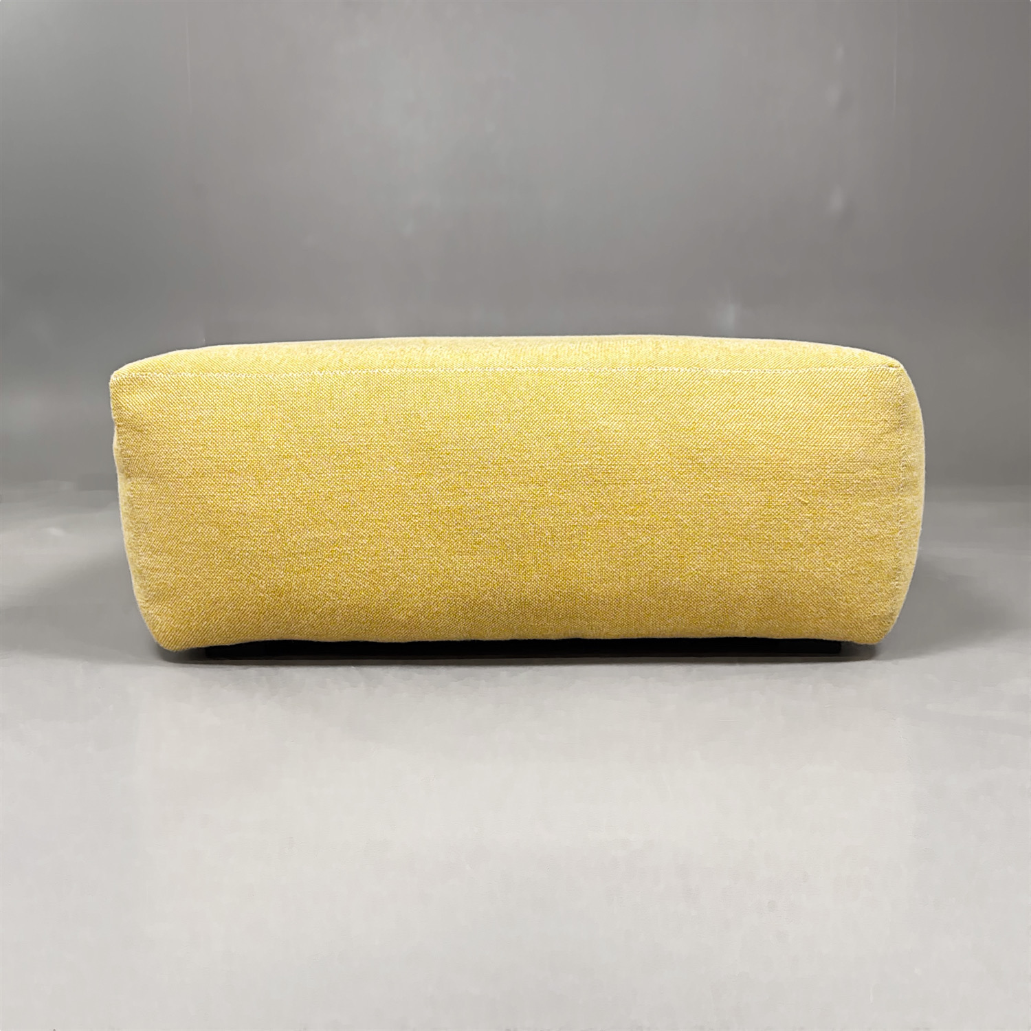 Galleribild #2 för Sittpuff Mags Soft Ottoman
