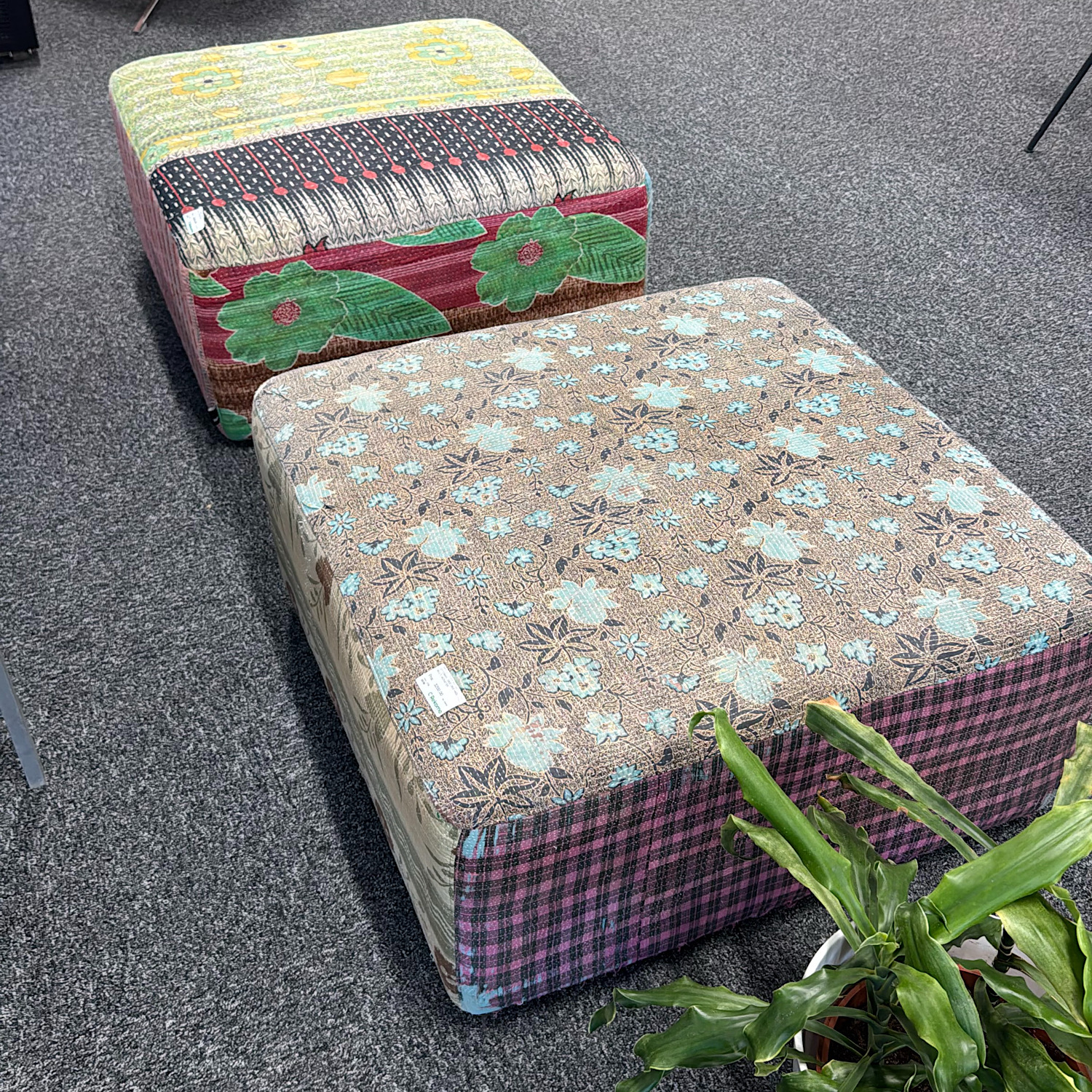 Galleribild #5 för Sittpuff Antique quilt Ottoman