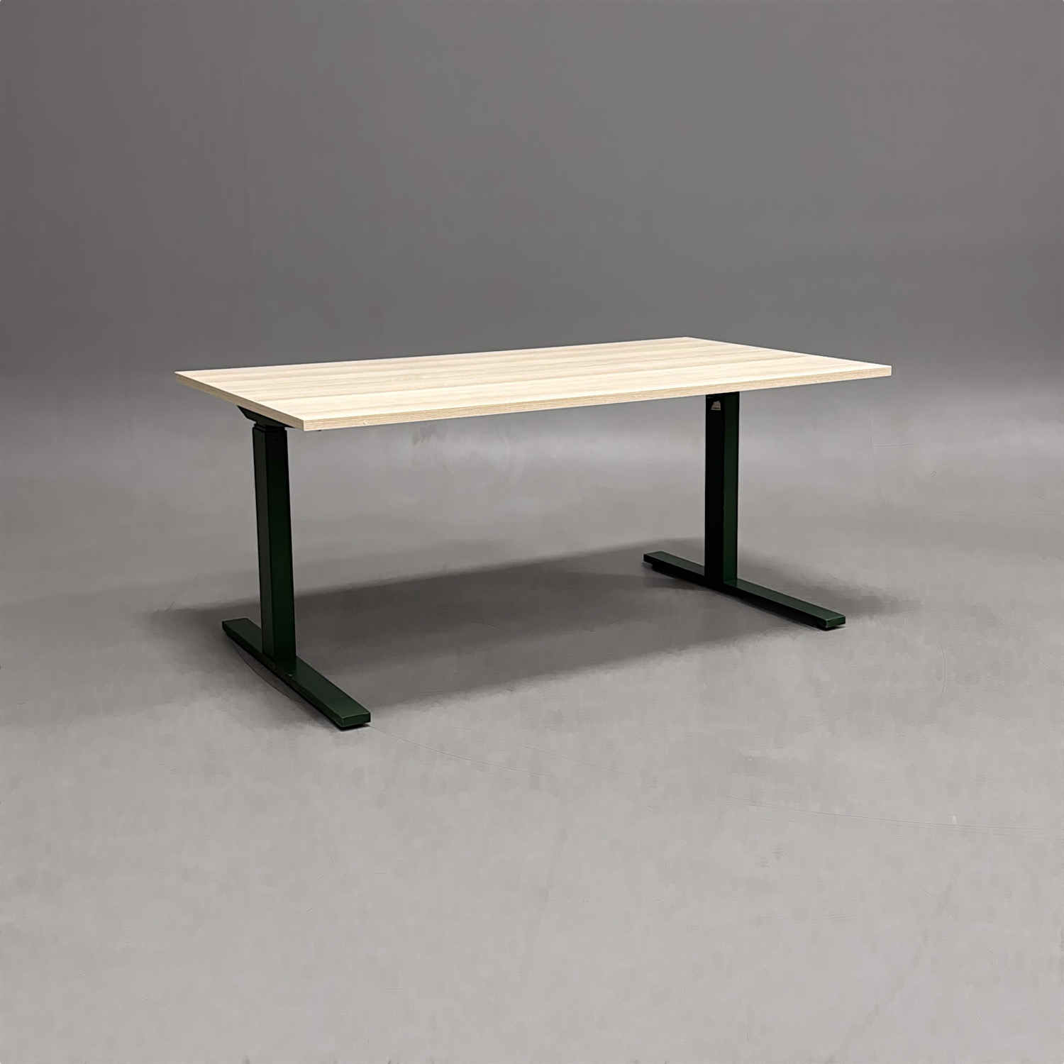 Höj- och sänkbart skrivbord 1400mm