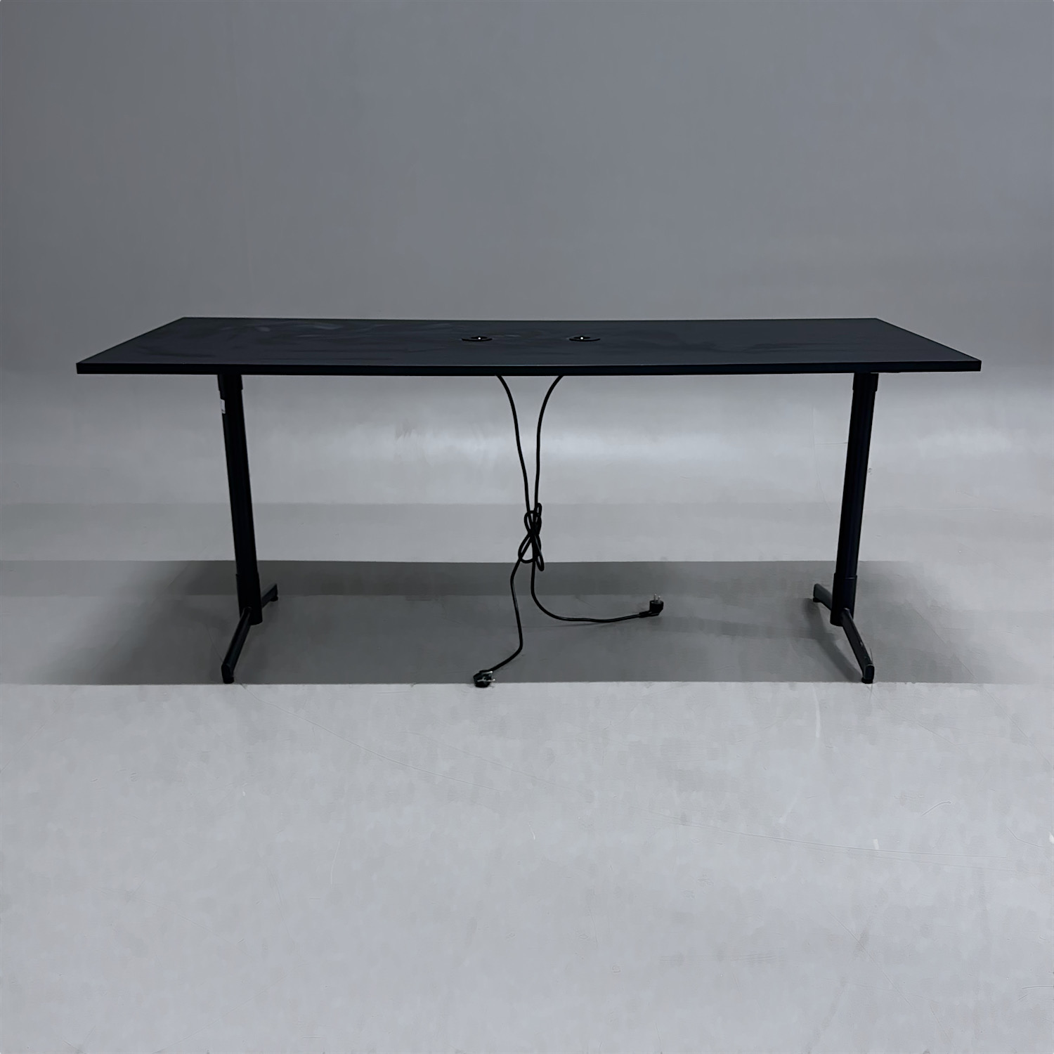 Galleribild #1 för Konferensbord 1800mm med 2 st powerdots