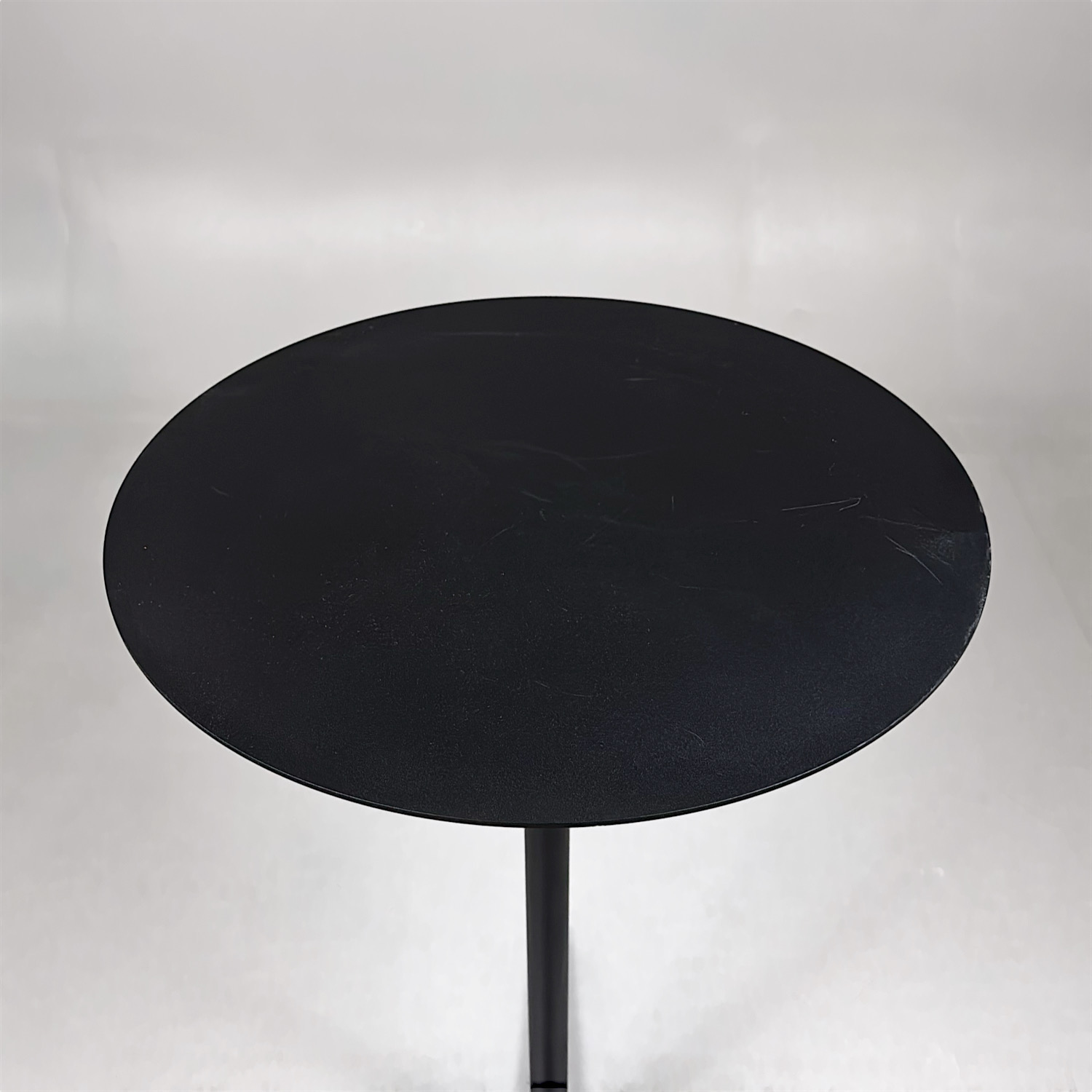 Galleribild #2 för Barbord Neu Ø600mm | Svart