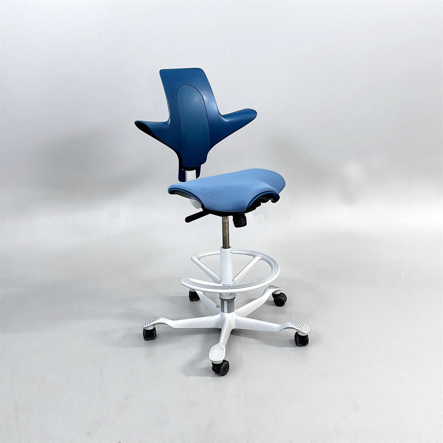Sadelstol Capisco Puls 8020