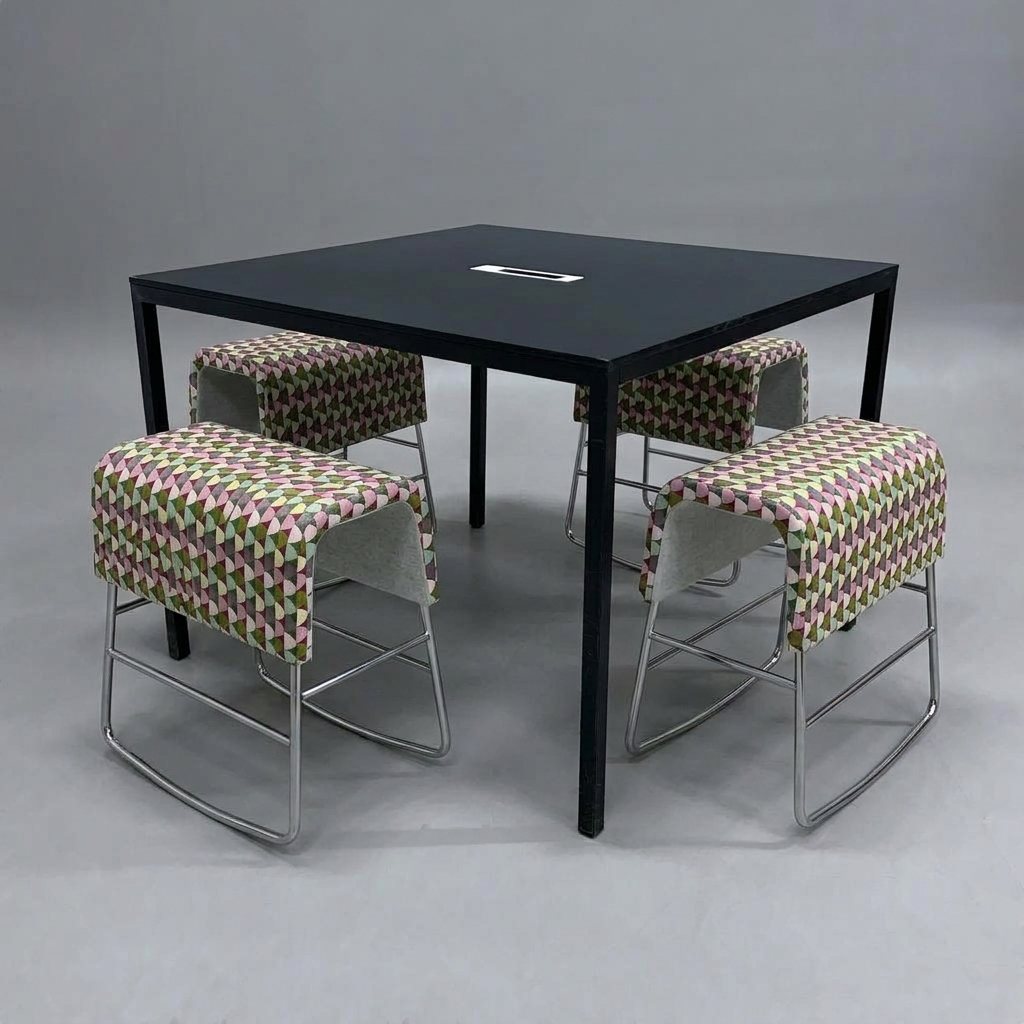 Projektgrupp Plint/Artur 1200mm | Rosamönstrad/krom/svart