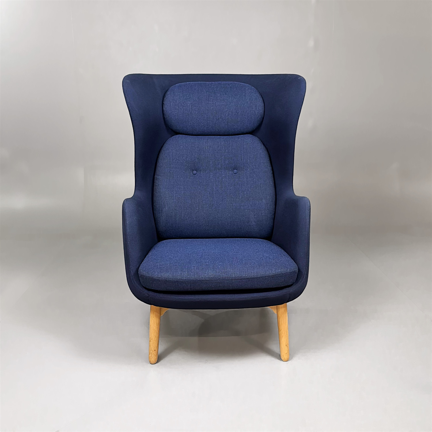 Galleribild #1 för Fåtölj Ro JH2 | Mörkblå/Ek