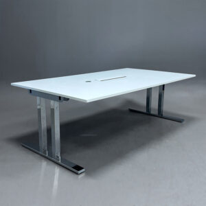 Konferensbord Snitsa 2100x1200mm med powerbox | Vit/krom