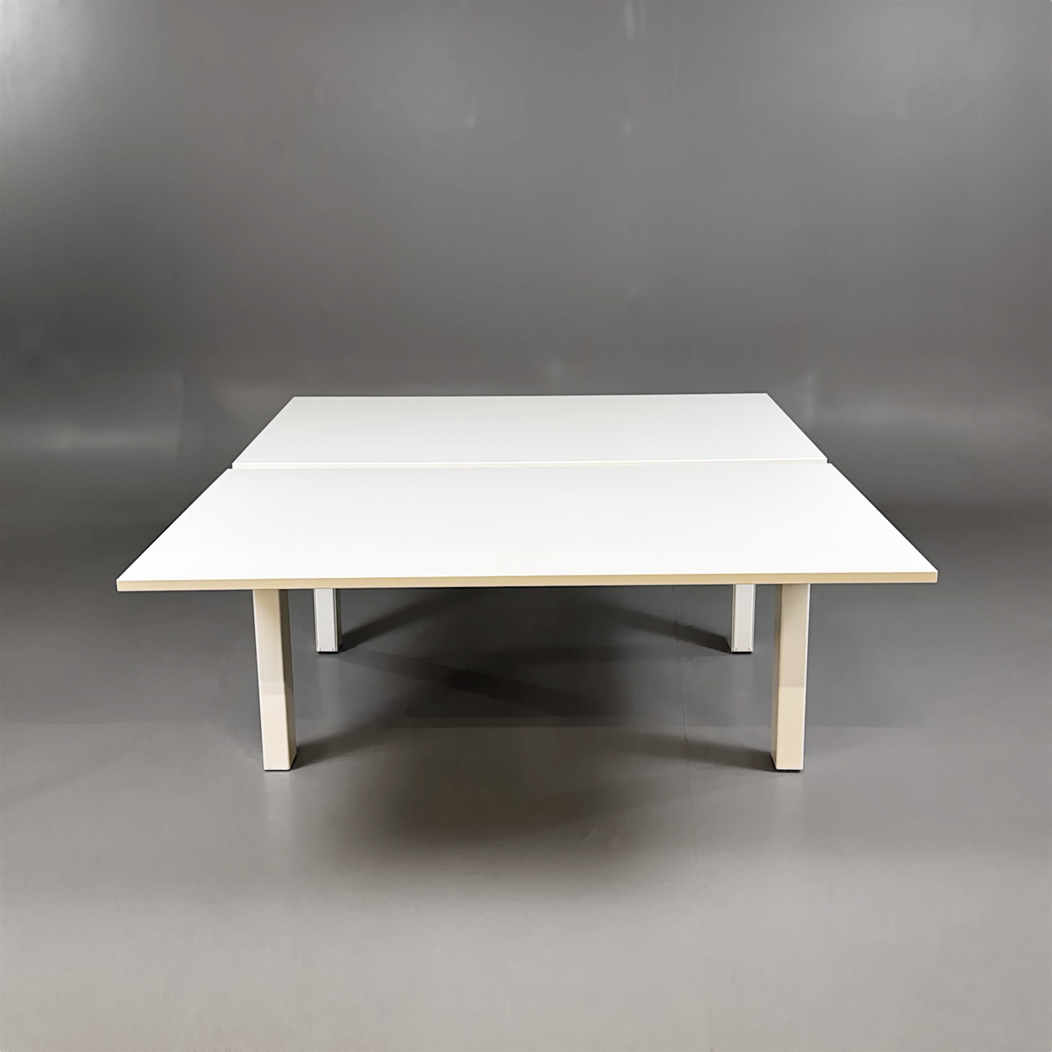 Galleribild #1 för Höj- och sänkbart skrivbord B8 Q40 1600x1600mm | Vit – Dubbelbord
